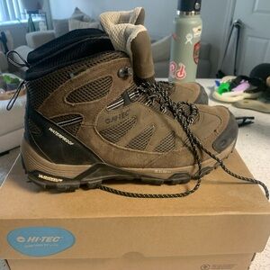 Hi-Tex Riverstone Ultra WP hiking boots. Men’s size 11. Lightly used.